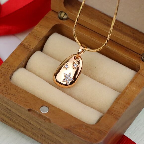 "Rose Gold Oval Pendant with Star Design, XPPT1310 - Picture 10 of 12